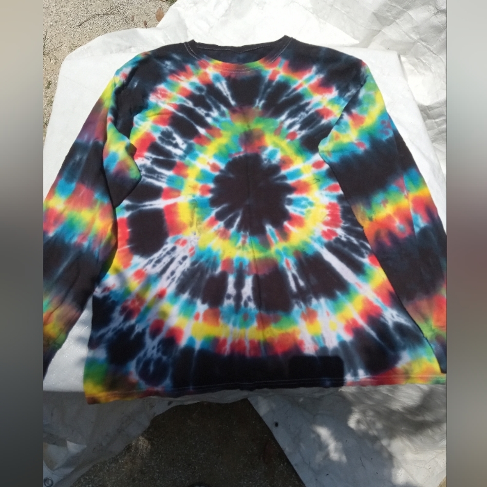 Black Hole Medium Long Sleeve Tie-dye